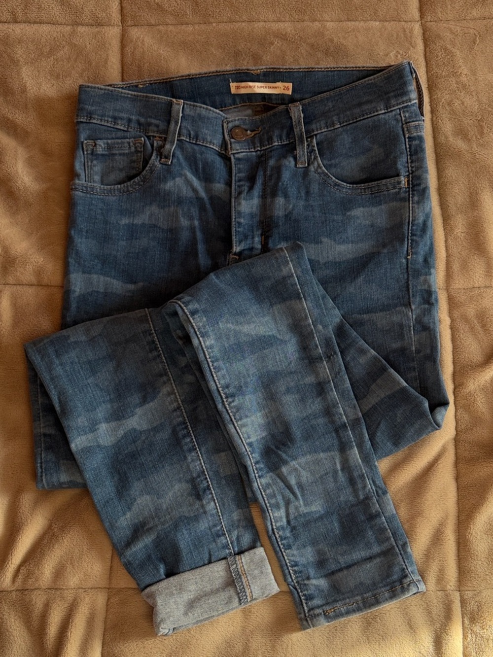 Levi's Women's Skinny Jeans in Blue Camouflage Wash